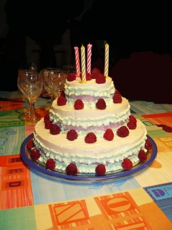 Recette Faire un gâteau d'anniversaire à 3 étages YouTube - gateau d anniversaire a etage
